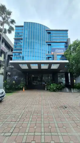 Dijual gedung siap pakai 4 lantai di Tebet Jakarta Selatan