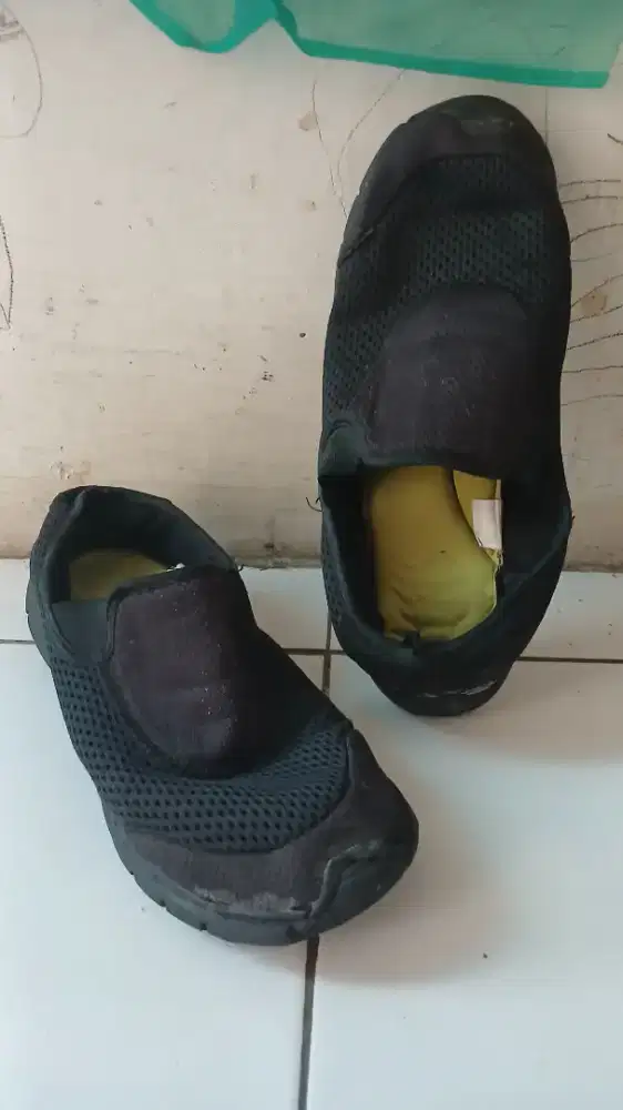 Sepatu pria power