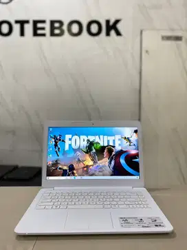 ASUS E402Y PUTIH 	AMD E2-7015 RAM 4 GB SSD 256 GB