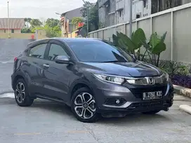 DP 7 JT! Honda HRV E AT 2021 Abu-abu