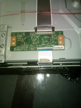 T-Con bekas TV Panasonic TH-32D400G
