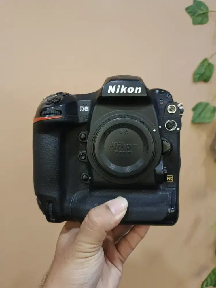Kamera Nikon D5 Body Only FULLSET