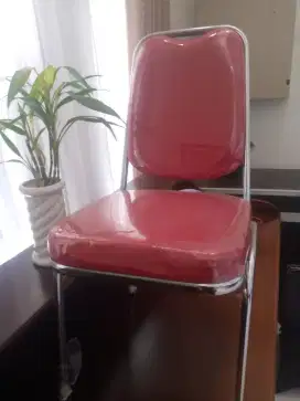 Kursi susun merek chitose,Futura