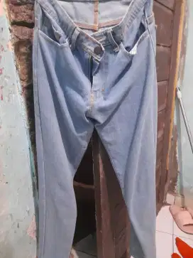 Celana denim beggie
