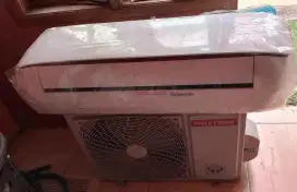 Ac bekas Polytron neuva ice R32  lowwat Garansi