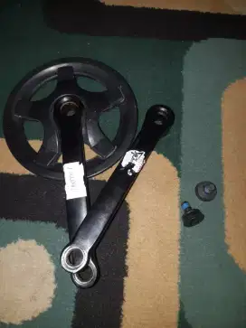 dijual cepat crankset 36t unbrand lok ciledug harga 60k bu sekali jual