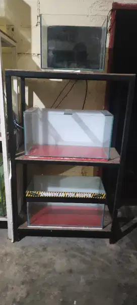 Rak beserta aquarium