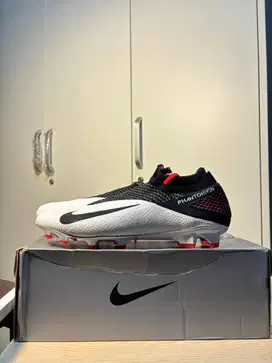 Sepatu Bola Nike Phantom VSN 2 Elite DF FG