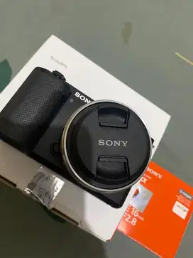 SONY ZV-E10 & lensa E16mm f2.8