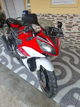 Yamaha R 15 V2 mulus