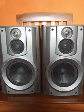 Speaker bookselfh aiwa