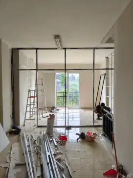 Tukang aluminium berpengalaman