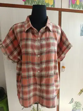 Kemeja flanel kotak kotak