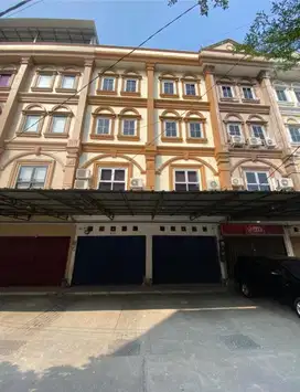 Dijual Dibawah NJOP 2 Unit Ruko Gandeng jl.Hasyim Ashari Uk9x15 Jakpus
