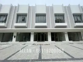 Ruko Paramount hadap jalan 2 lantai di Gading Serpong BSD