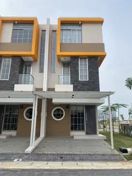 DISEWA MURAH BANGET  Rumah PIK2 Tahap 2 UK 4.5x10 ada 3 LANTAI 40jt MI