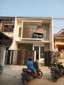 RUMAH BANGUNAN BARU 2 LANTAI DUTA HARAPAN DEKAT STASIUN SUMMARECON
