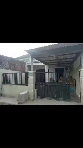 Rumah second kondisi bagus siap huni