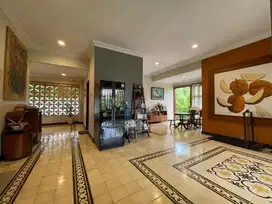 Rumah Mewah di Perumahan Elite Tirtasani dekat SKE dan TUGU Jogja