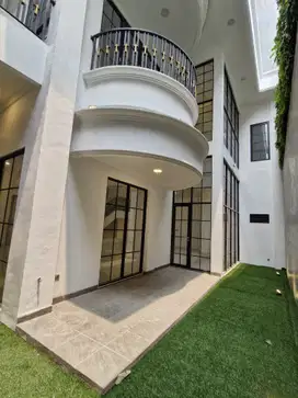 rumah baru bukan second lokasi banget banget di Tomang, strategis