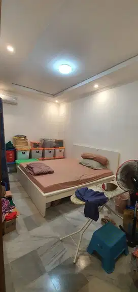 Dijual Rumah di Bintaro Sektor 4, Baru Renovasi Tahun 2021