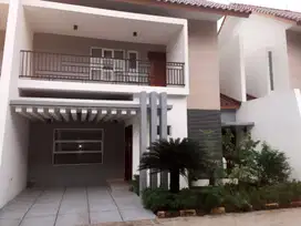 For Sale Townhouse dengan Privat Pool di Fineliving Mampang Residence