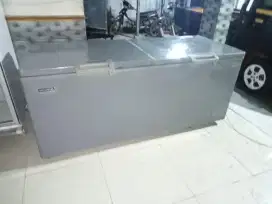 Jual prizer box merk MODENA kapasitas 800 L kondisi normal siap pakai