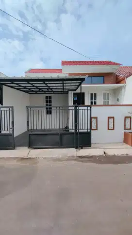 Rumah baru Mezzanine siap huni di villa pamulang,  Rp.635jt