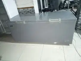 Jual prizer box merk MODENA kapasitas 800 L kondisi normal siap pakai