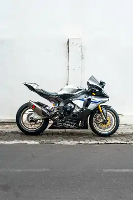Yamaha R1M (R1) Fullpaper Spek Rata Kanan