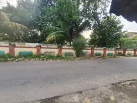 Tanah di hook luas 2450m2 di pamulang, SHM. Jalan raya