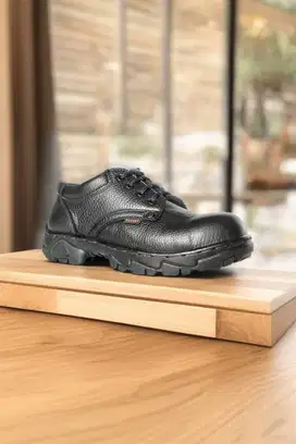 Pemasok sepatu boots safety karet Mojokerto