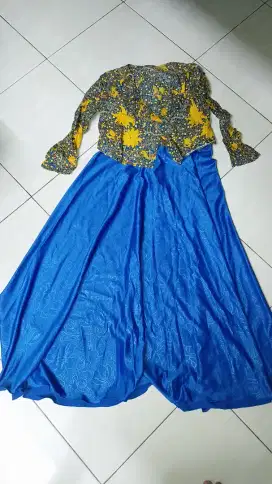 Dress dan kardigan batik