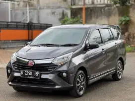 Low kilometer Sigra R Deluxe MT 2020 Abu-Abu Metalik