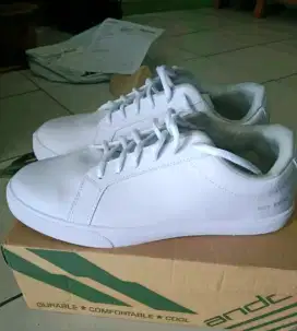 SEPATU ANDO PUTIH SIZE 40
