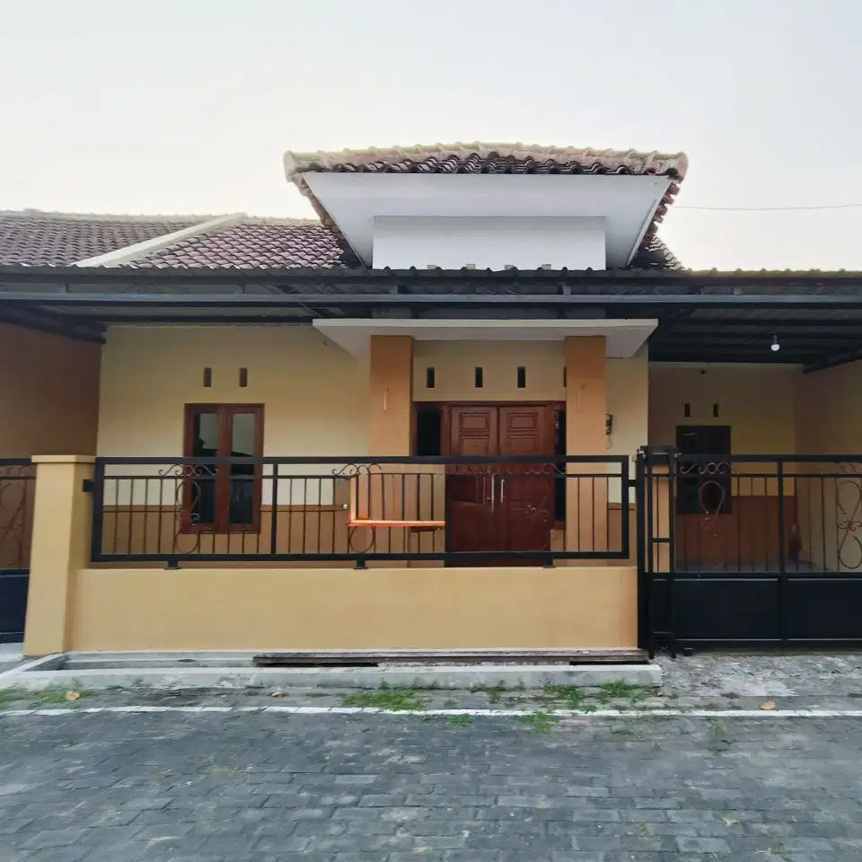 Rumah bagus minimalis sederhana murah di perum strategis Ngemplak