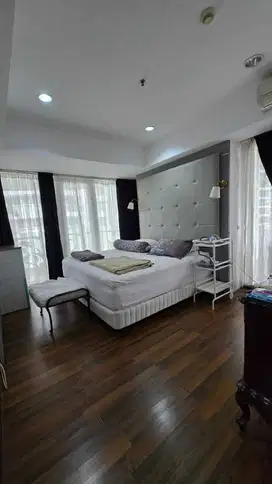 Apartemen The Royale Springhill 2BR Lantai 10 Dedicated Parking Lot