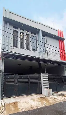 S605 Rumah Depan Taman di PTB Duren Sawit Jakarta Timur