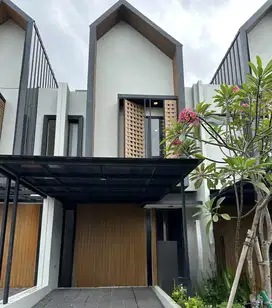Rumah 2lt + attic 5x15 4+1KT cluster Mahakam JGC jakarta Garden City