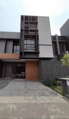 RUGI BANGET  !  Jual Rumah Suvarna Sutera Cluster Flavio 9x15   LT