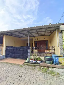 Rumah Bagus Terawat Siap Huni Strategis Gunungsari Surabaya