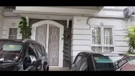 Rumah Cantik  Siap Huni 2 Lantai di Tengah Kota Cirebon