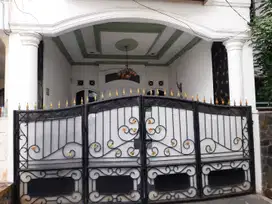 Di jual Rumah di komp perumahan Pemda 3 lantai Duren sawai Jakarta Tim