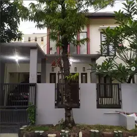 Rumah Asri Luas Tanah 162 Meter di Komplek Galaxy Bekasi