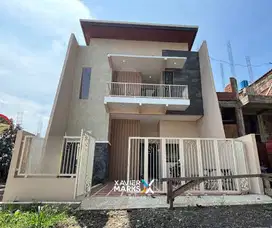 Dijual Villa Baru 2 Lantai + Pool & Rooftop di Jl Abdul Gani Atas Batu