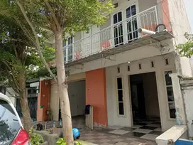 Rumah Bagus 2 Lantai Siap Huni Strategis Gunungsari Surabaya