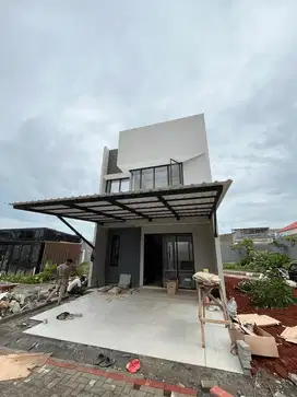 DIJUAL RUMAH 2 LANTAI DALAM CLUSTER SUPER MEWAH DI JAKARTA TIMUR SHM