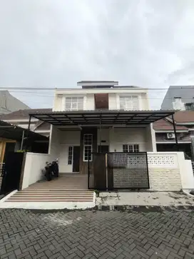 Rumah Cantik Siap Huni Ketintang  Surabaya