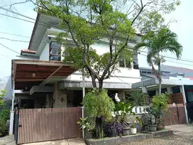 Dijual rumah bagus depan tamansemi furnished di Jatibening Bekasi