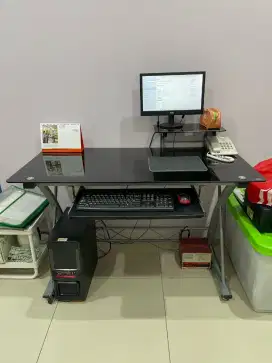 Dijual Komputer set (LCD, CPU, keyboard)